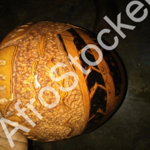 Calebasse africaine décorée : objet d’artisanat africain – Image HD Calebasse africaine décorée : objet d’artisanat africain – Image HD