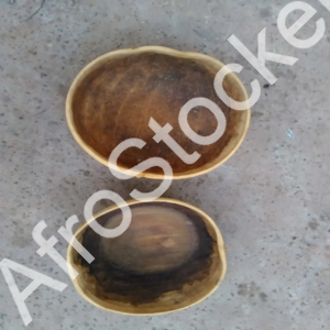 Deux petites calebasses africaines : récipients traditionnels naturels