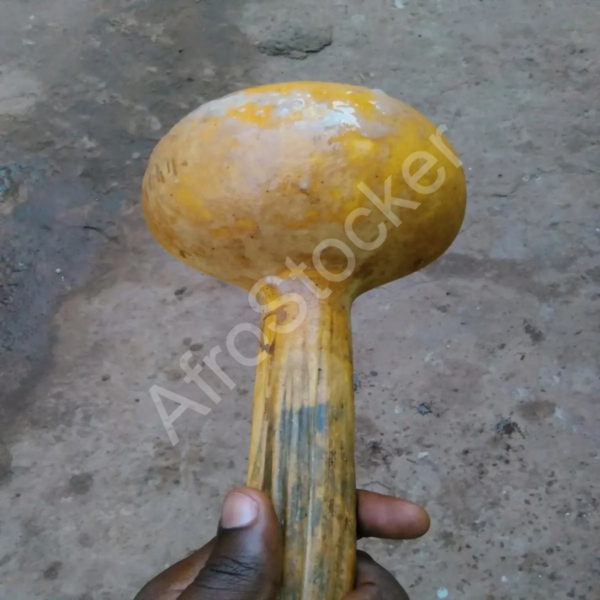 Cuillère en calebasse africaine : ustensile artisanal traditionnel – Image HD Cuillère en calebasse africaine : ustensile artisanal traditionnel – Image HD