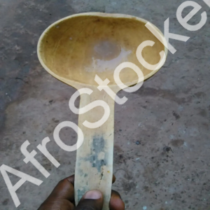 Cuillère en calebasse africaine : ustensile artisanal traditionnel – Image HD Cuillère en calebasse africaine : ustensile artisanal traditionnel – Image HD