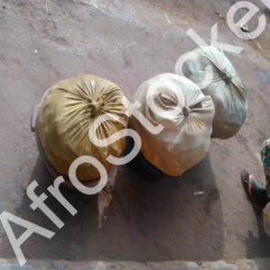 commerce-poisson-marche-africain-table-bois Commerce poisson marche africain table bois