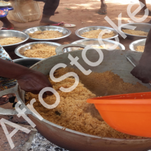 Cuisine villageoise – Marmite sur feu de bois – Image HD africaine