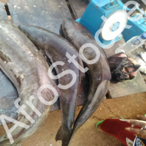 marchande-poisson-table-marche-africain-fish-vendor-african-market-wk Marchande poisson table marche africain fish vendor african market wk
