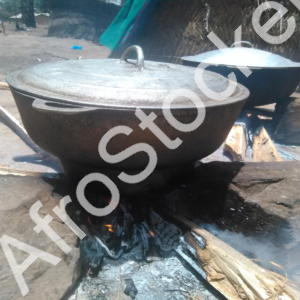 Marmite Africaine avec Couvercle – Traditional Cooking Pot Marmite Africaine avec Couvercle – Traditional Cooking Pot