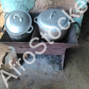 Marmite Africaine Préparation de Repas – Traditional Cooking Marmite Africaine Préparation de Repas – Traditional Cooking