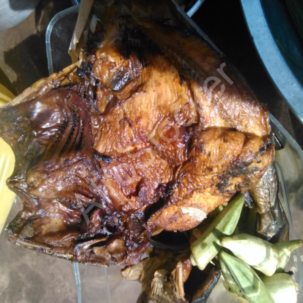 Poissonnerie traditionnelle marche afrique