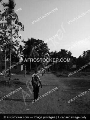 Entree de Village Africain — Architecture Rurale Traditionnelle