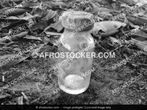 Flacon en Verre Africain — Artisanat Traditionnel