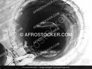 Interieur de Puits Africain — Eau et Vie Communautaire