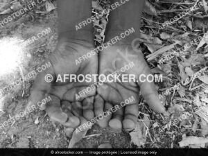 Mains Africaines — Solidarite et Communion Mains Africaines — Solidarite et Communion