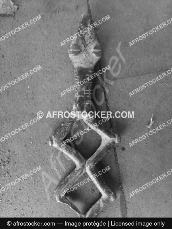 Objet Artisanat Africain Tortue Fer — Photographie Africaine Authentique