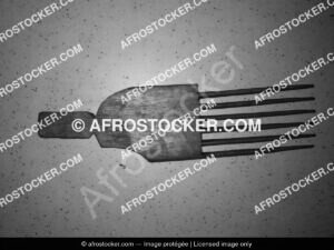 Peigne Africain Traditionnel — Artisanat Coiffure Authentique Peigne Africain Traditionnel — Artisanat Coiffure Authentique