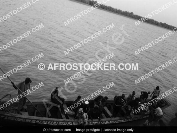 pirogue-voyageurs-afrostocker Pirogue voyageurs afrostocker