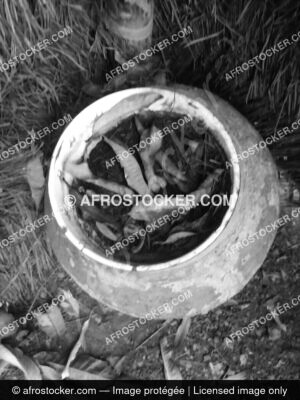 Canari Africain — Poterie Traditionnelle Afrique de l'Ouest Canari Africain — Poterie Traditionnelle Afrique de l'Ouest