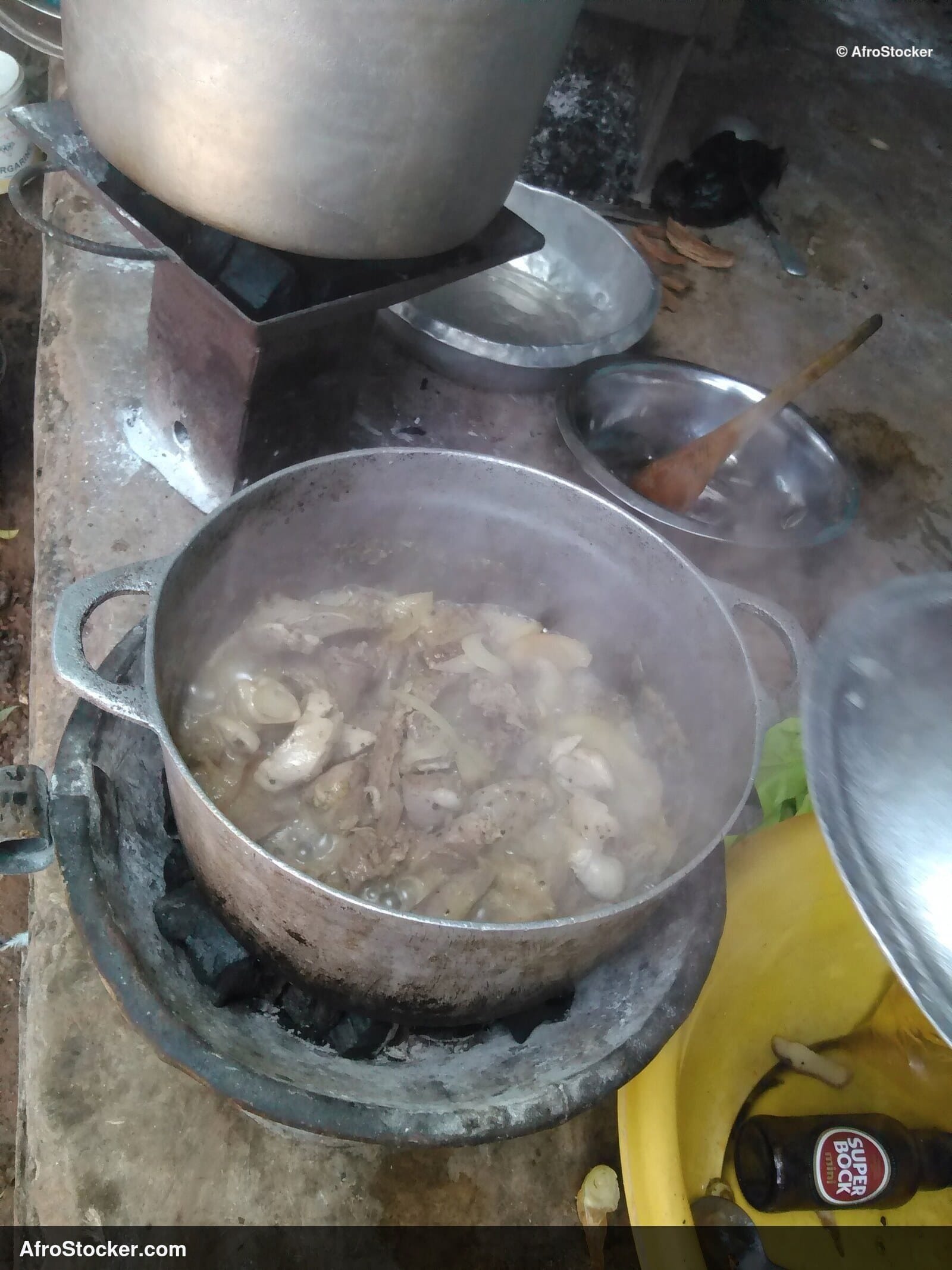 Traditional African Pot, Village Kitchen - AfroStocker