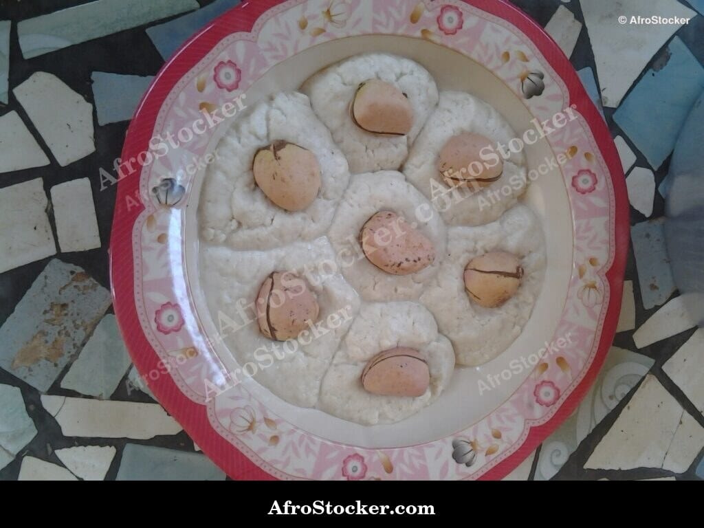 kola nuts bread crumb african snack