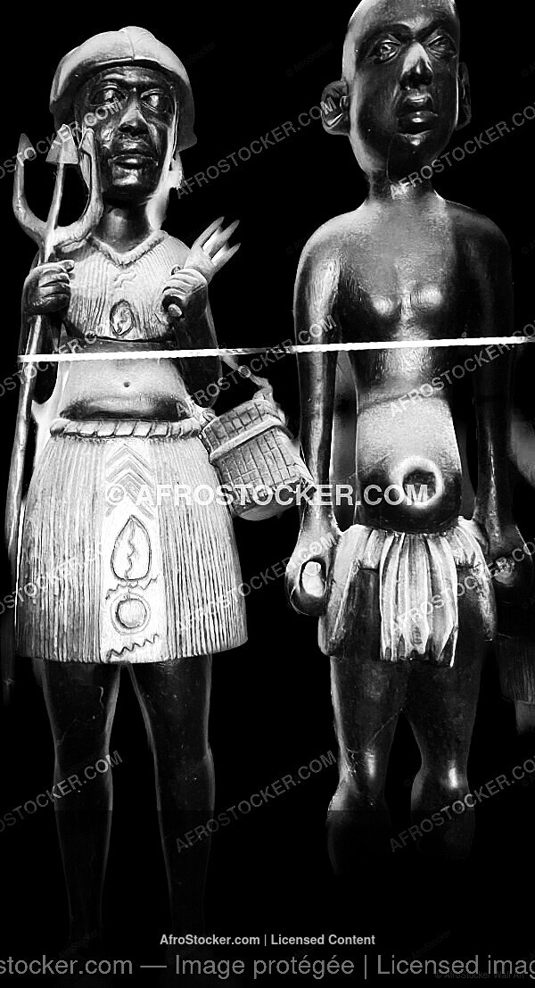 Wall Art B&W - Masque Africain Authéntique — Culture et Rites Africains Wall Art B&W Masque Africain Authéntique — Culture et Rites Africains