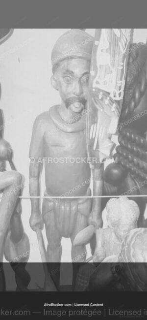 Wall Art Gold - Masque Africain Sculpte — Art Ancestral Afrique de l'Ouest Wall Art Gold Masque Africain Sculpte — Art Ancestral Afrique de l'Ouest