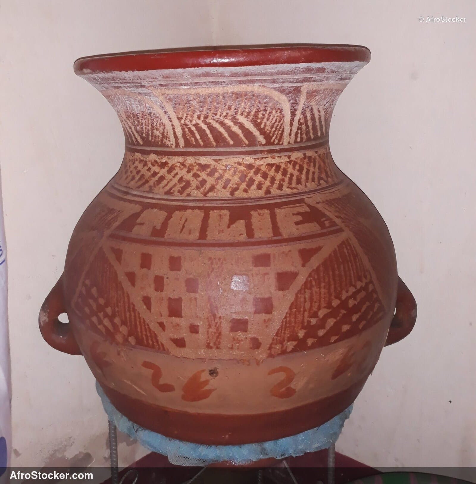 African Traditional Clay Pot Illustration | AfroStocker