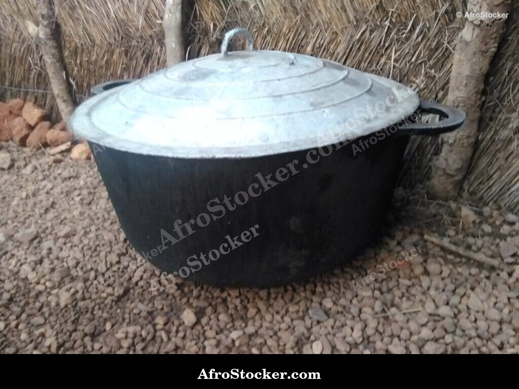 Large African Cooking Pot Closed | AfroStocker