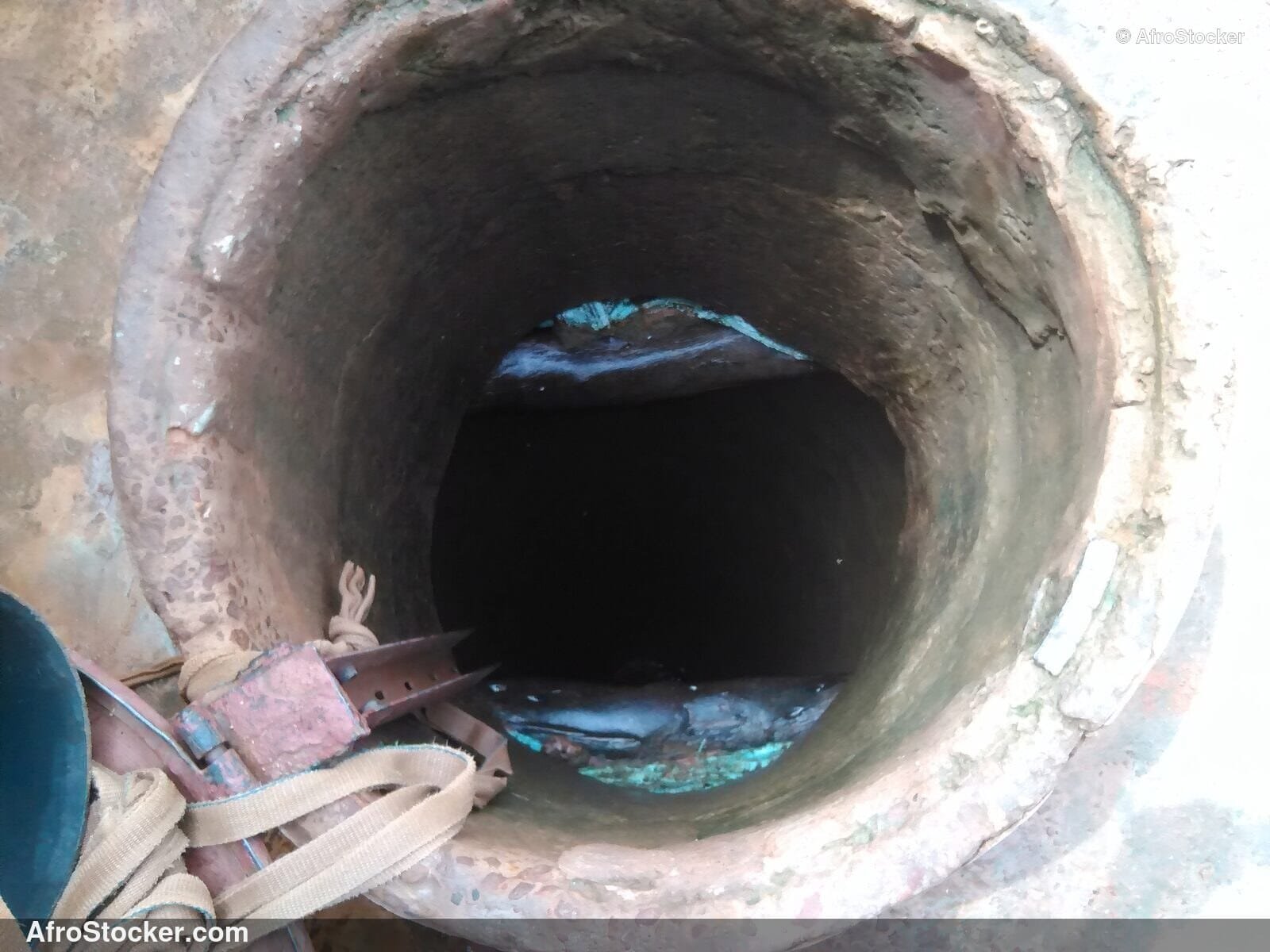 Village Well Interior West Africa / Intérieur Puits Village Afrique | AfroStocker