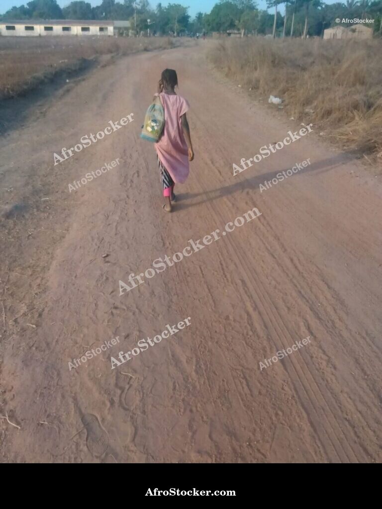 Schoolgirls African Village / Jeunes Filles École Village Africain | AfroStocker