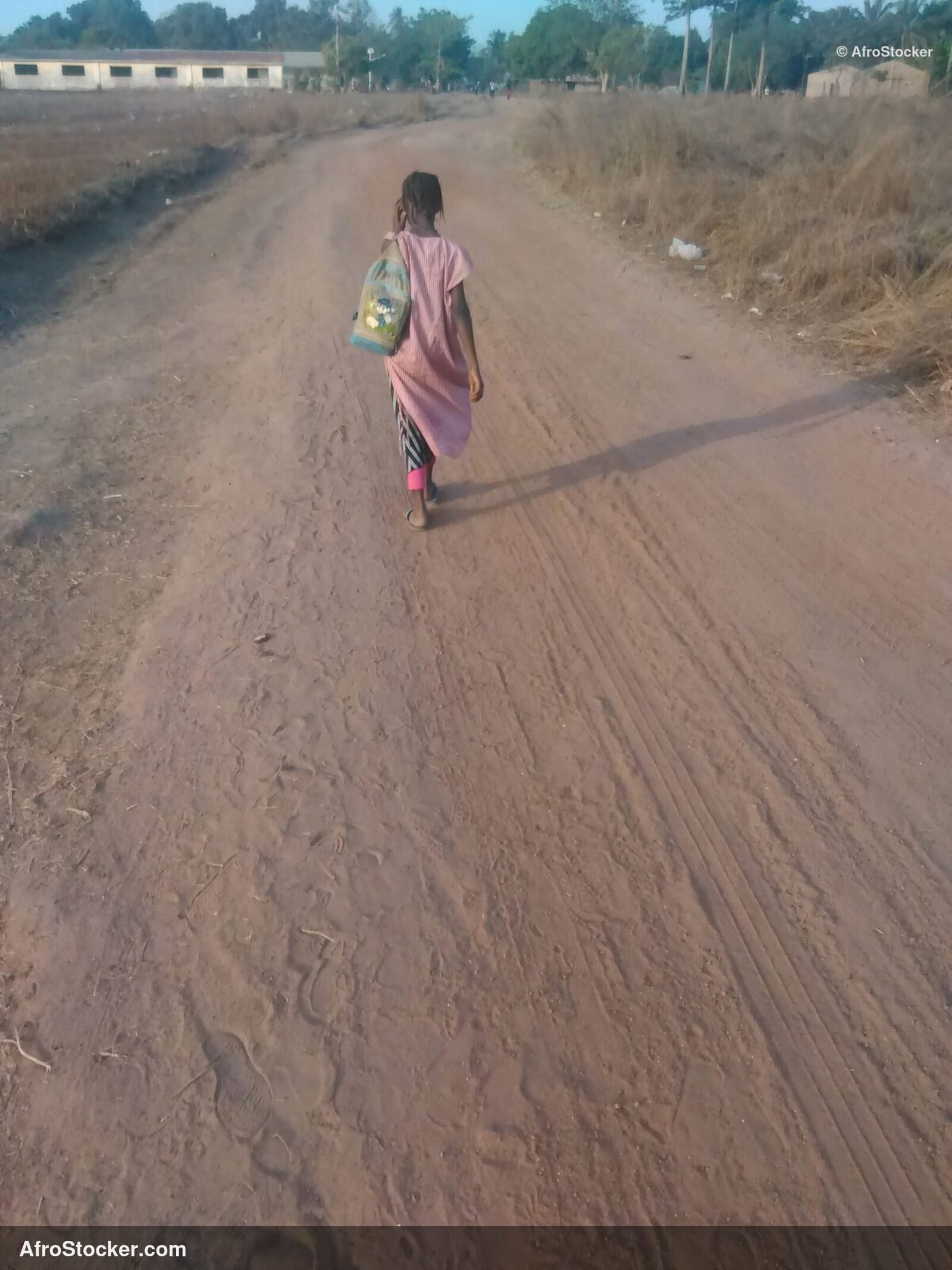 Schoolgirls African Village / Jeunes Filles École Village Africain | AfroStocker