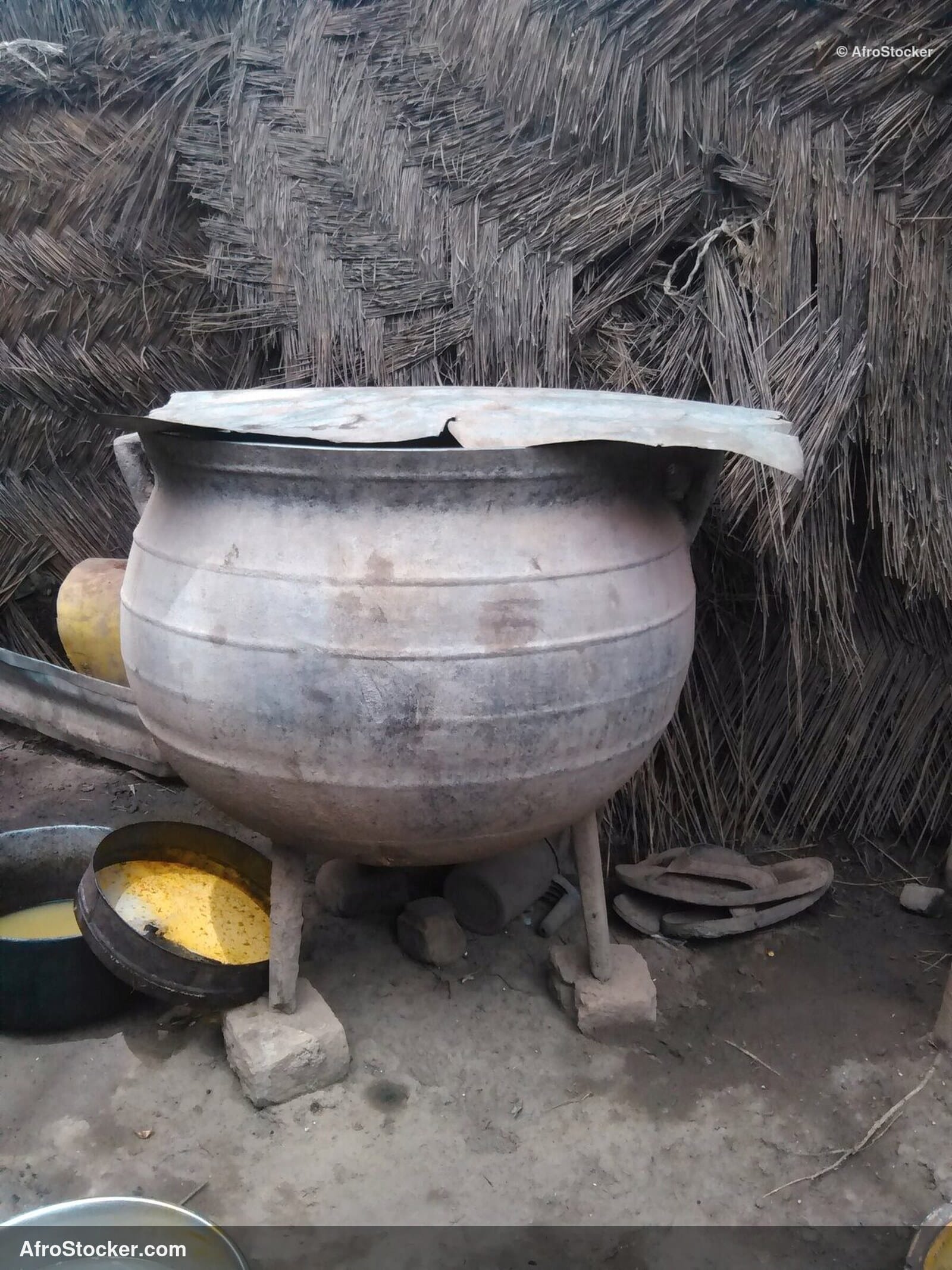 African Cast Iron Pot With Lid | AfroStocker
