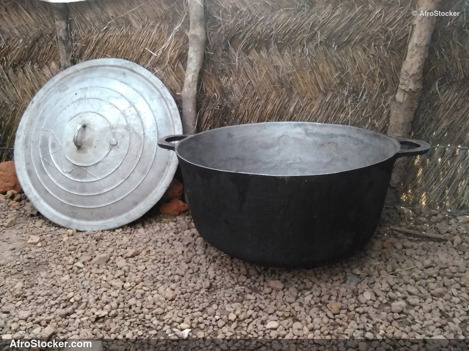Traditional African Cooking Pot | AfroStocker