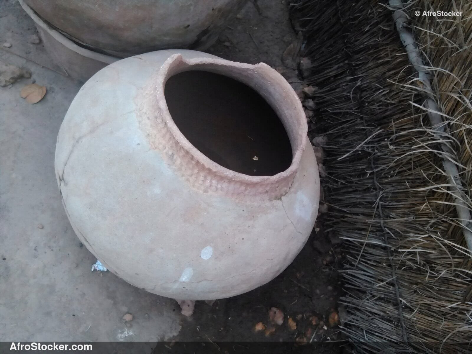 Authentic African Pottery Clay | AfroStocker