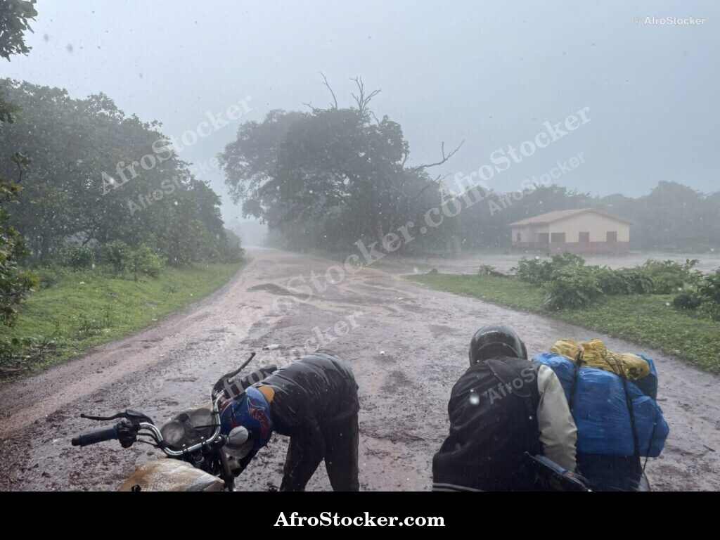 Rainy Road West Africa / Route Pluie Afrique Ouest | AfroStocker
