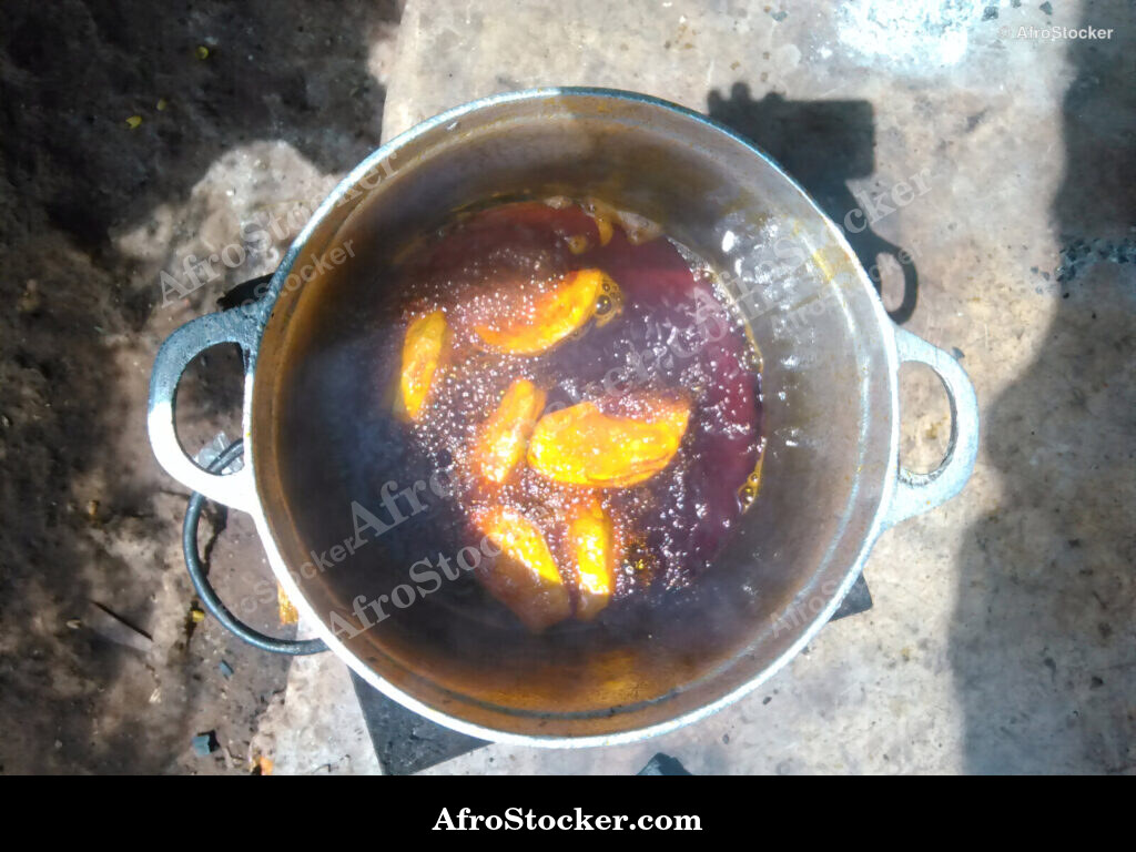 Cooking Pot Over Fire Africa / Marmite sur Feu Afrique | AfroStocker