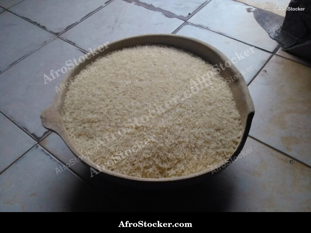 Rice Grains in Calabash Africa / Grains de Riz en Calebasse Afrique | AfroStocker
