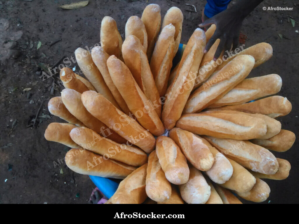 African Bread at Market / Pain Africain au Marché | AfroStocker