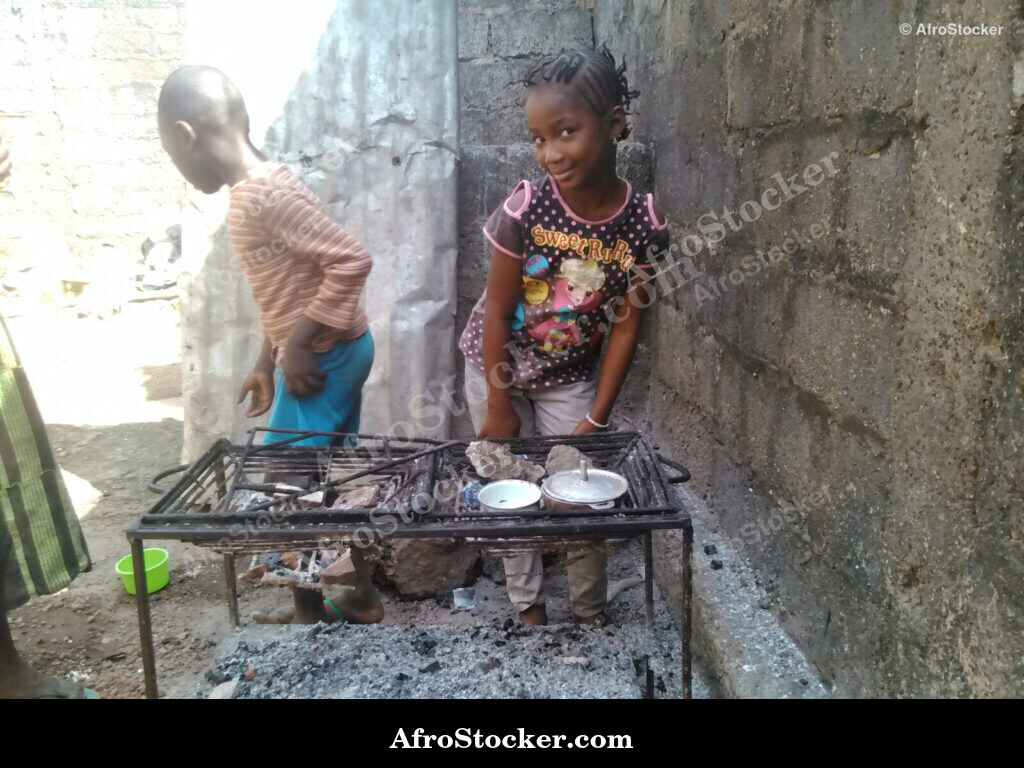 Small African Kitchen / Petite Cuisine Africaine | AfroStocker