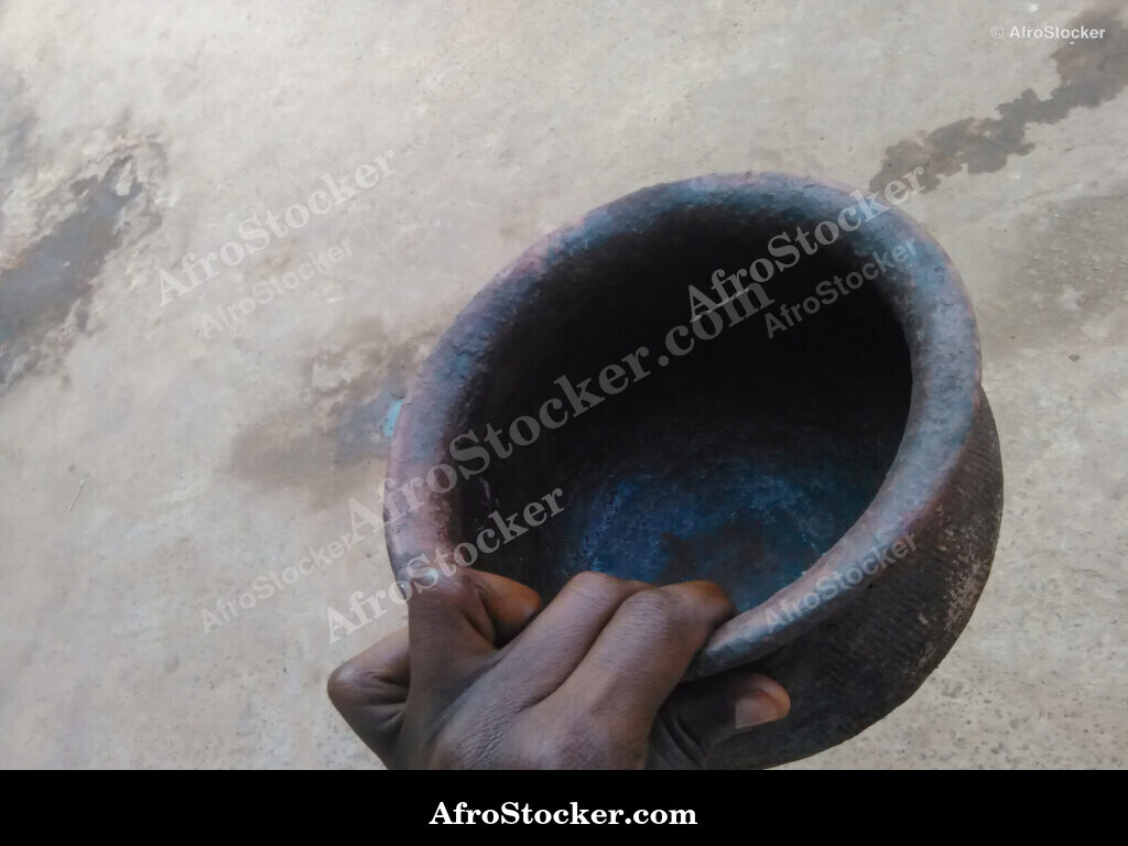 African Pottery Craft / Artisanat de Poterie Africaine | AfroStocker