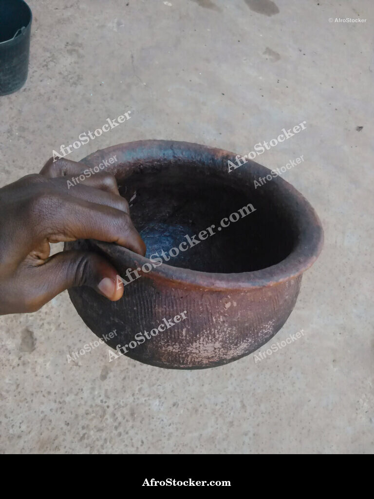 Handmade African Pottery / Poterie Africaine Faite Main | AfroStocker